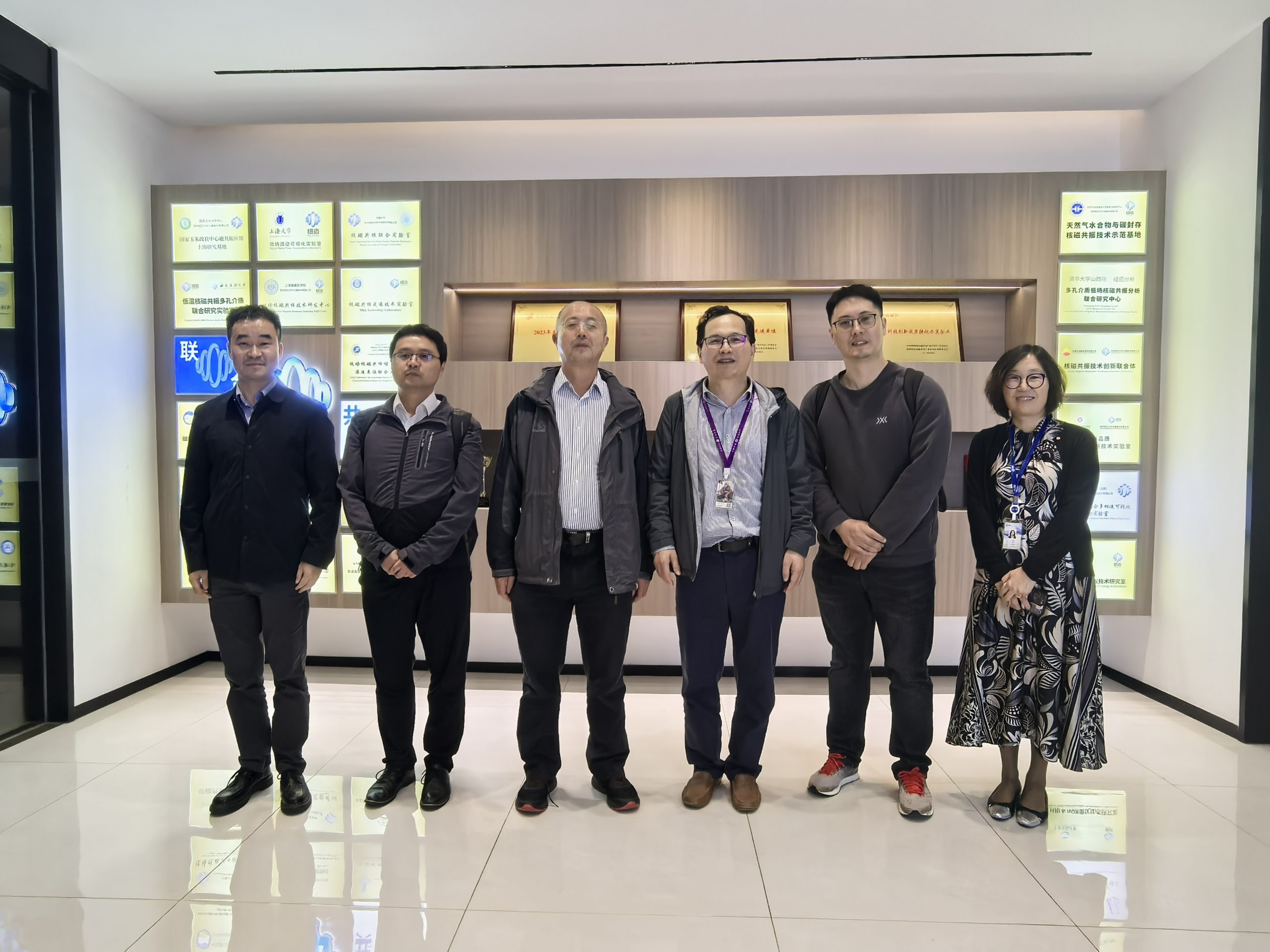 中国石油长城钻探卢毓周高级专家一行到访万象城平台考察指导！